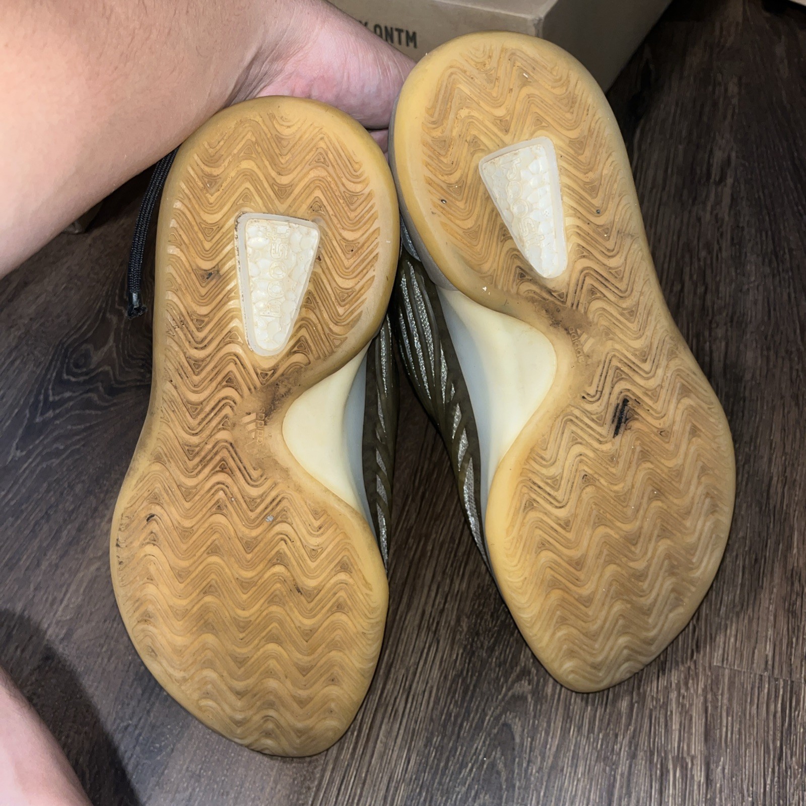 Size 9 – adidas Yeezy Quantum Barium