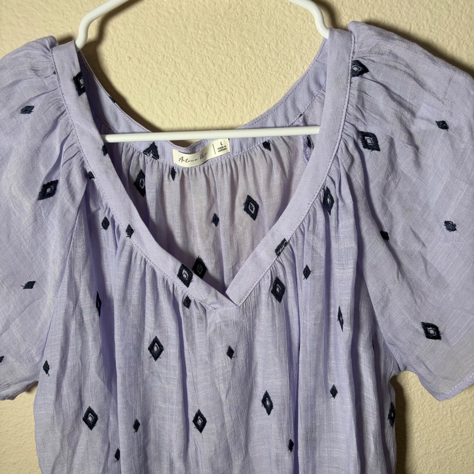 Active USA Blouse Women’s Large Purple Sheer Short Sleeve V-Neck Lightweight