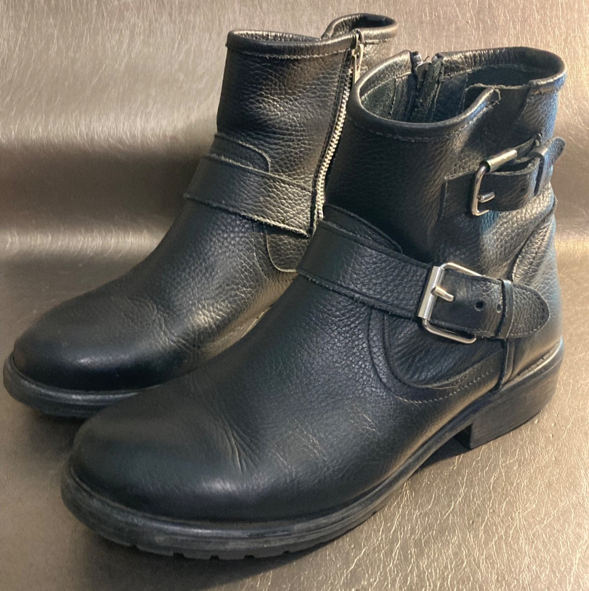 Steve Madden Black Leather Moto Ankle Boots Buckle Accent Side Zip Size 9.5