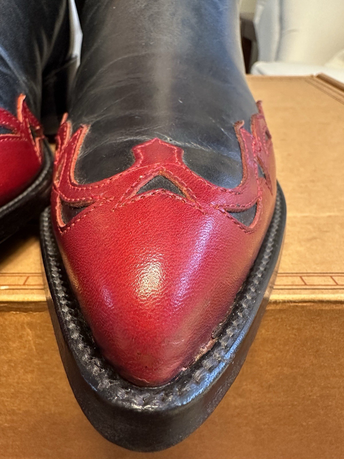 J Chisholm Men’s Handcrafted 1990’s Joe Diffie Black/Red Wing Tip Boots Size 10D