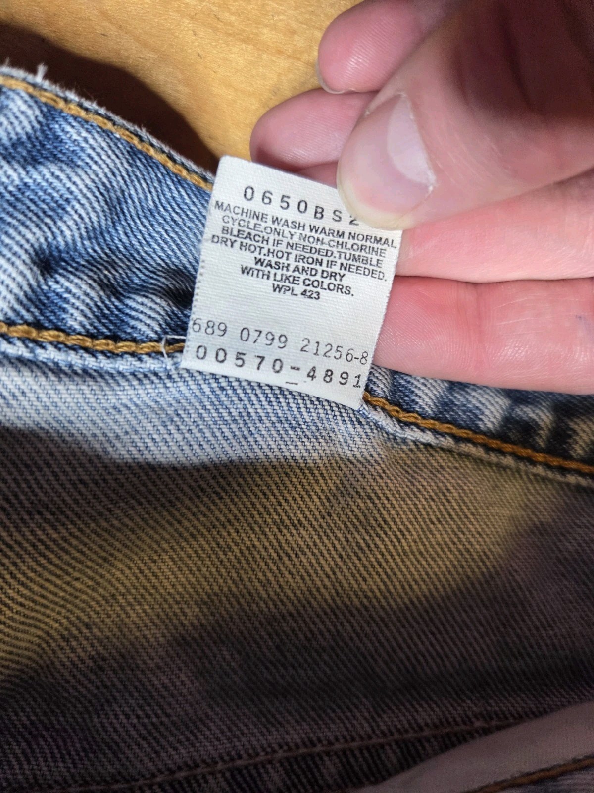 Vintage Levis 570 Jeans Mens 32×30 Light Wash Baggy Fit Tapered Leg Denim 90s