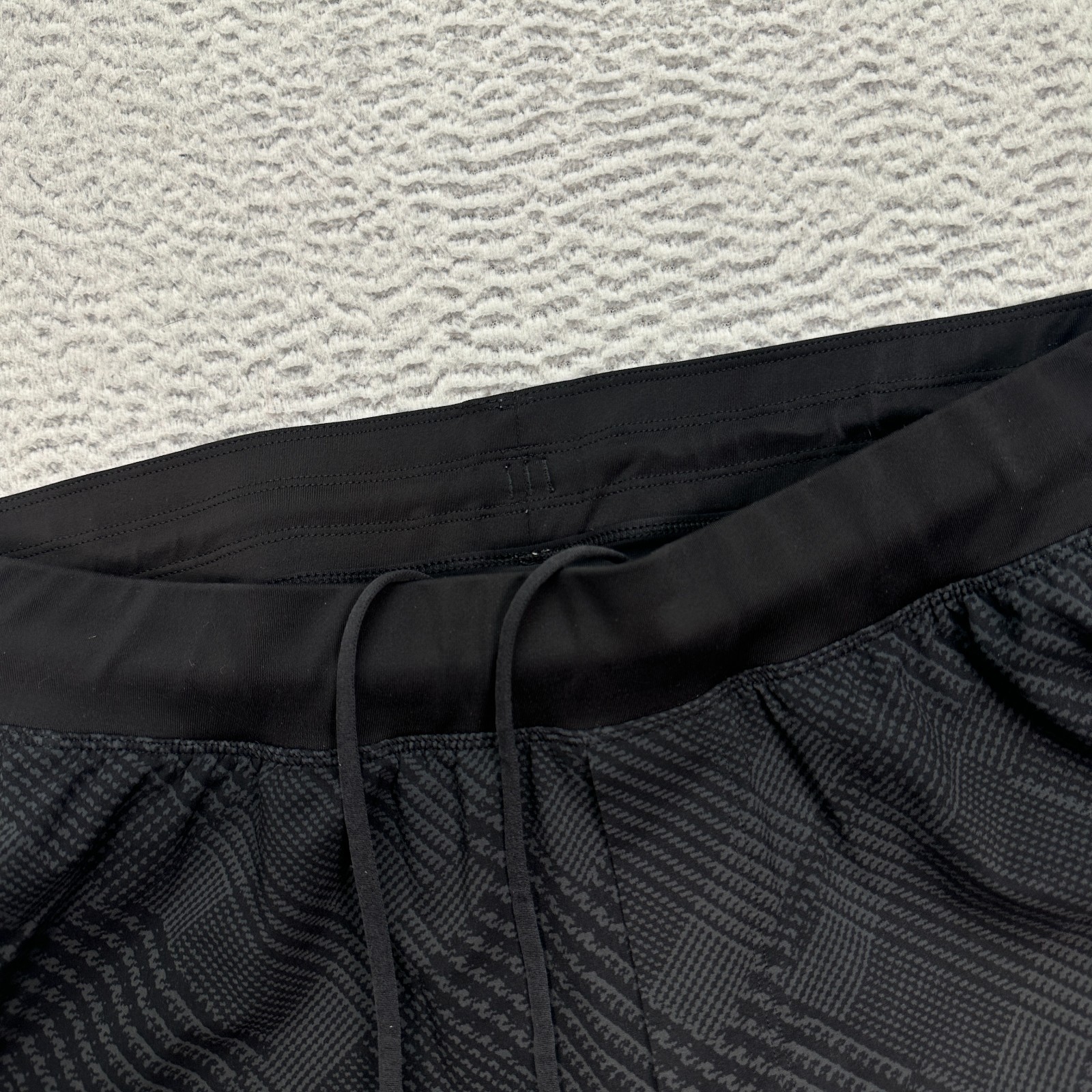 Lululemon The Short Men’s Size 32 Lined Active Athletic Workout Gym 8″