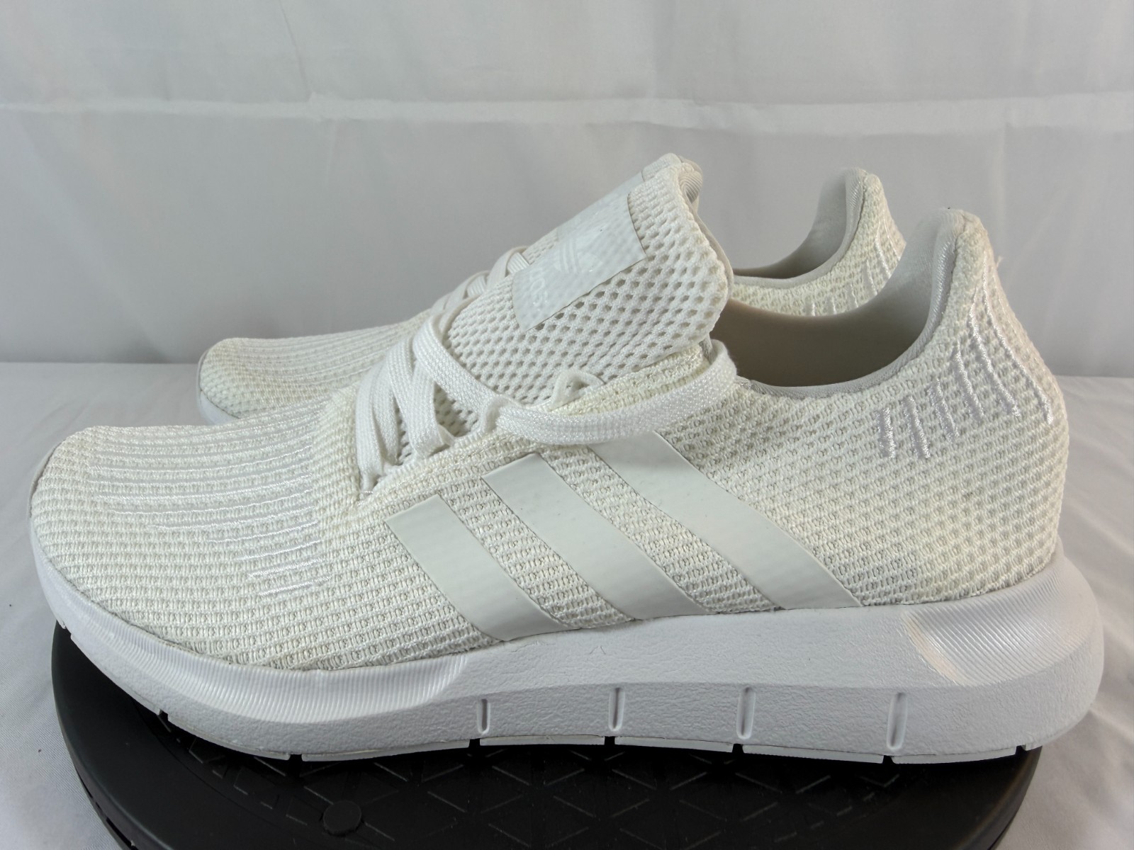 Adidas Shoes Mens 8.5 Swift Run Triple White B37725 Running Tennis Sneakers