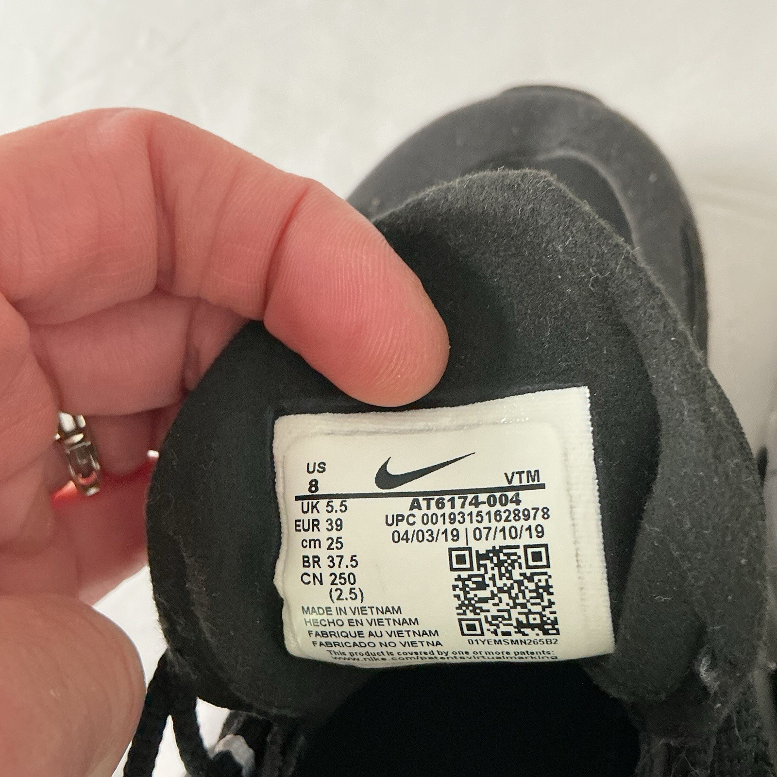 Nike Air Max 270 React Black White Athletic Running Shoes Womens Size 8