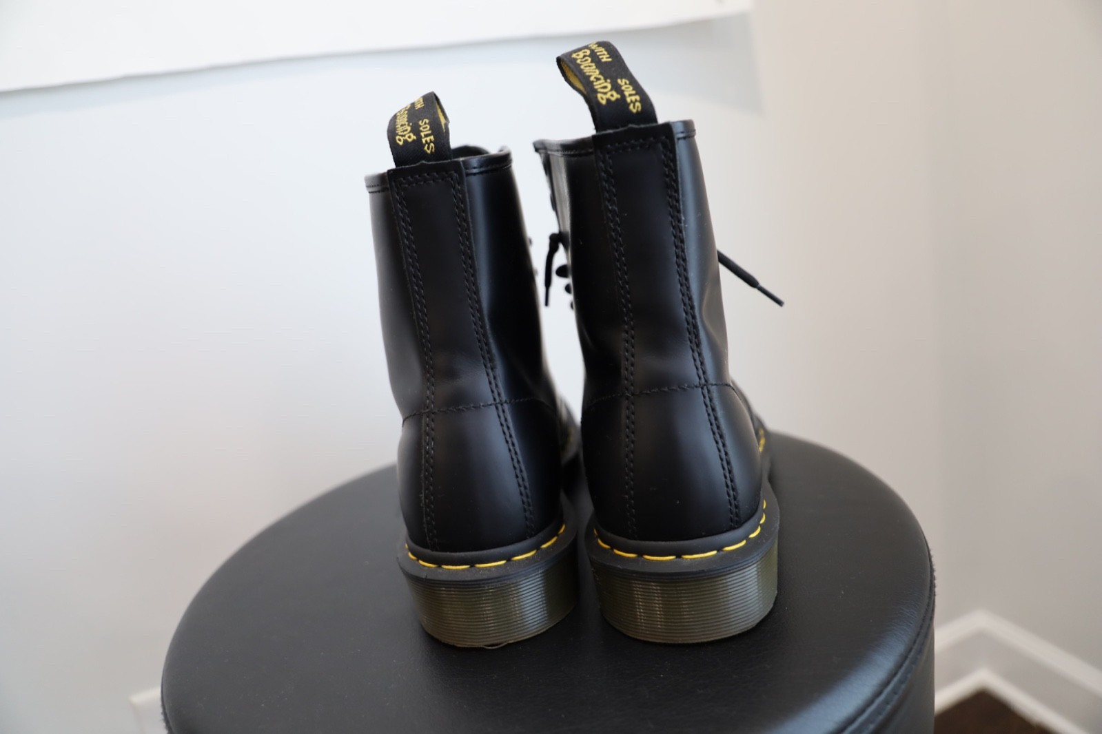Dr ‘Doc’ Martens Mens Leather Boot size 9 AMAZING CONDITION PRICED TO SELL