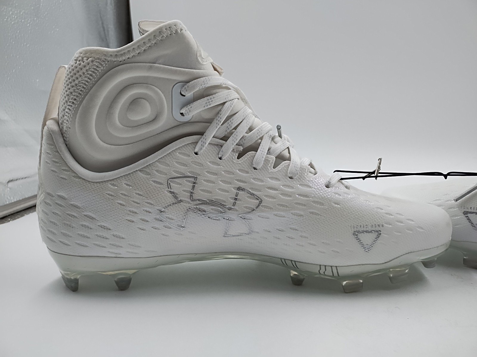 Under Armour Spotlight Lux MC 2.0 Football Cleats Sz 10.5 White NEW (#H2-G2)