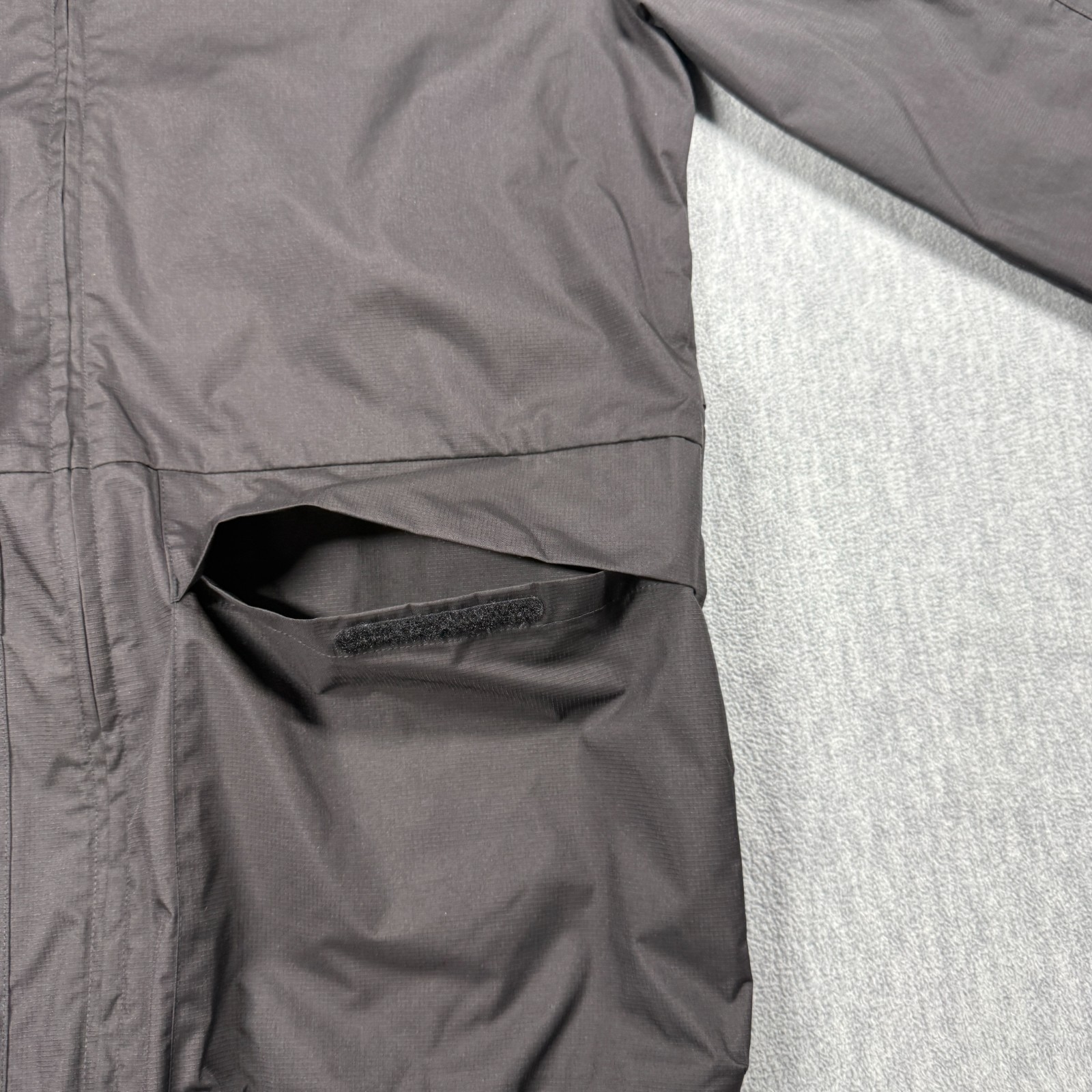 Puma Jacket Mens M Black Full Zip Hooded Windbreaker Mesh Sportswear Gym