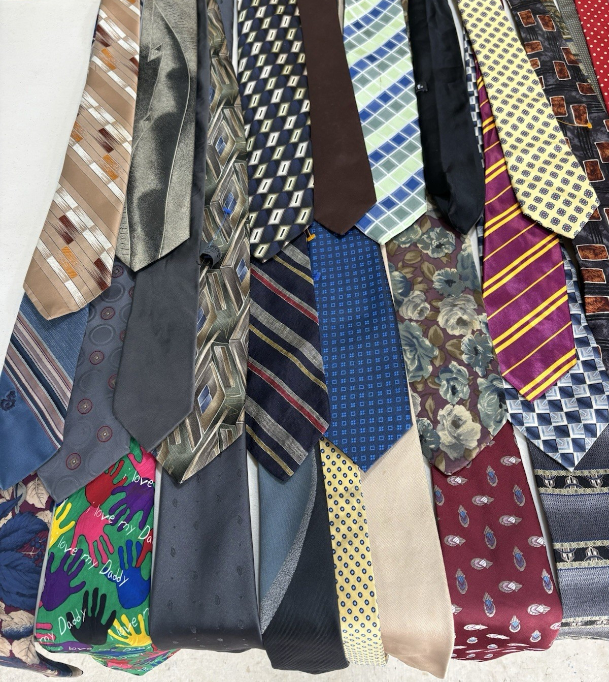 Huge lot 92 Tie’s Bundle Men’s Ties Lots Of Silk/Poly Various Brand Some Vtg