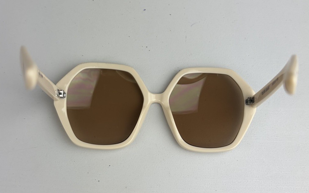 Foster Grant 1970’s Oversized Sunglasses SR1222 193033611999 Light Scratches