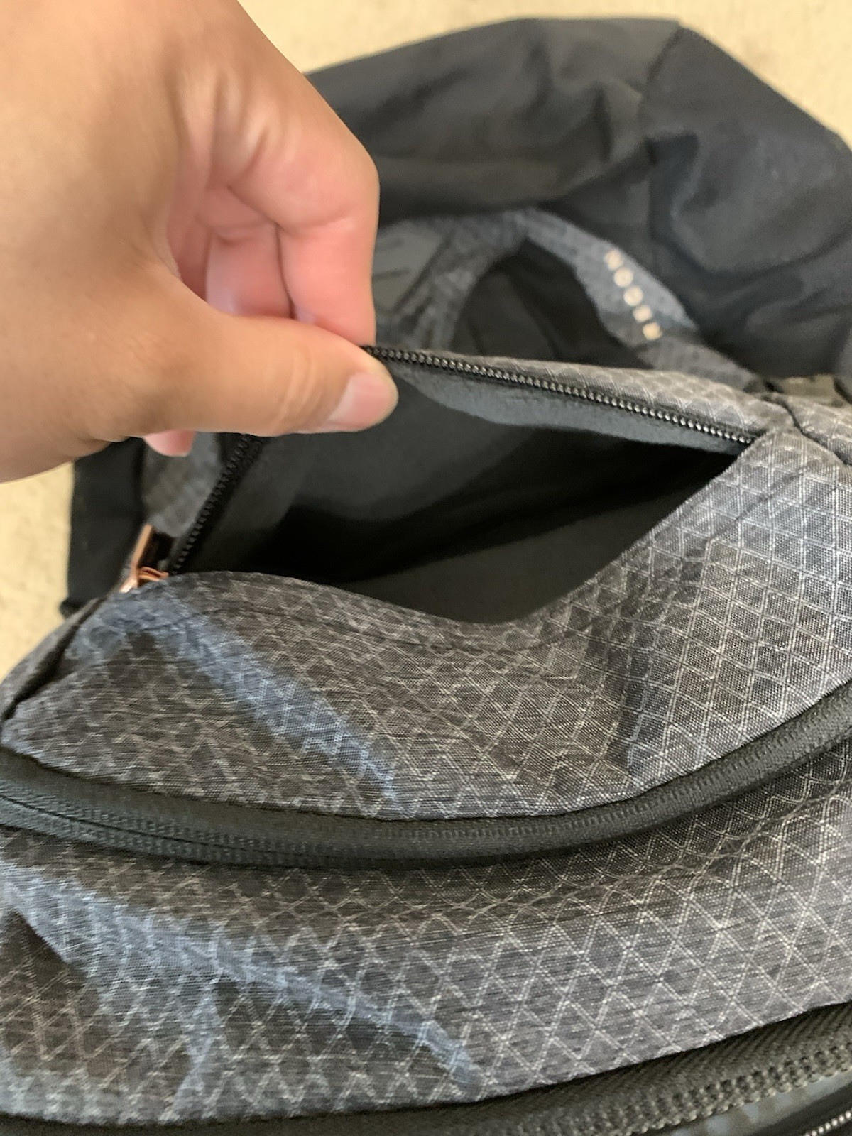 THE NORTH FACE Recon Backpack Black Gray Rose Gold 30L 16″ Laptop Padded