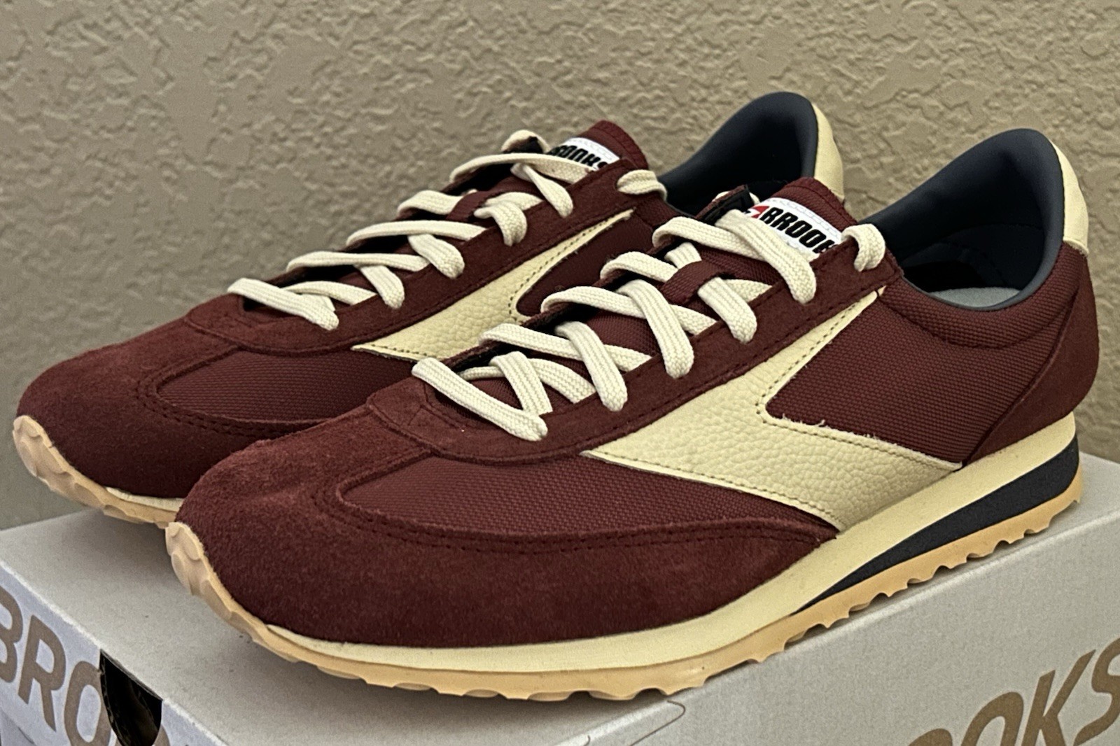 Brooks Vanguard 1976 “Port Crepe Odyssey” Women’s Maroon Color Shoes Size-9.5