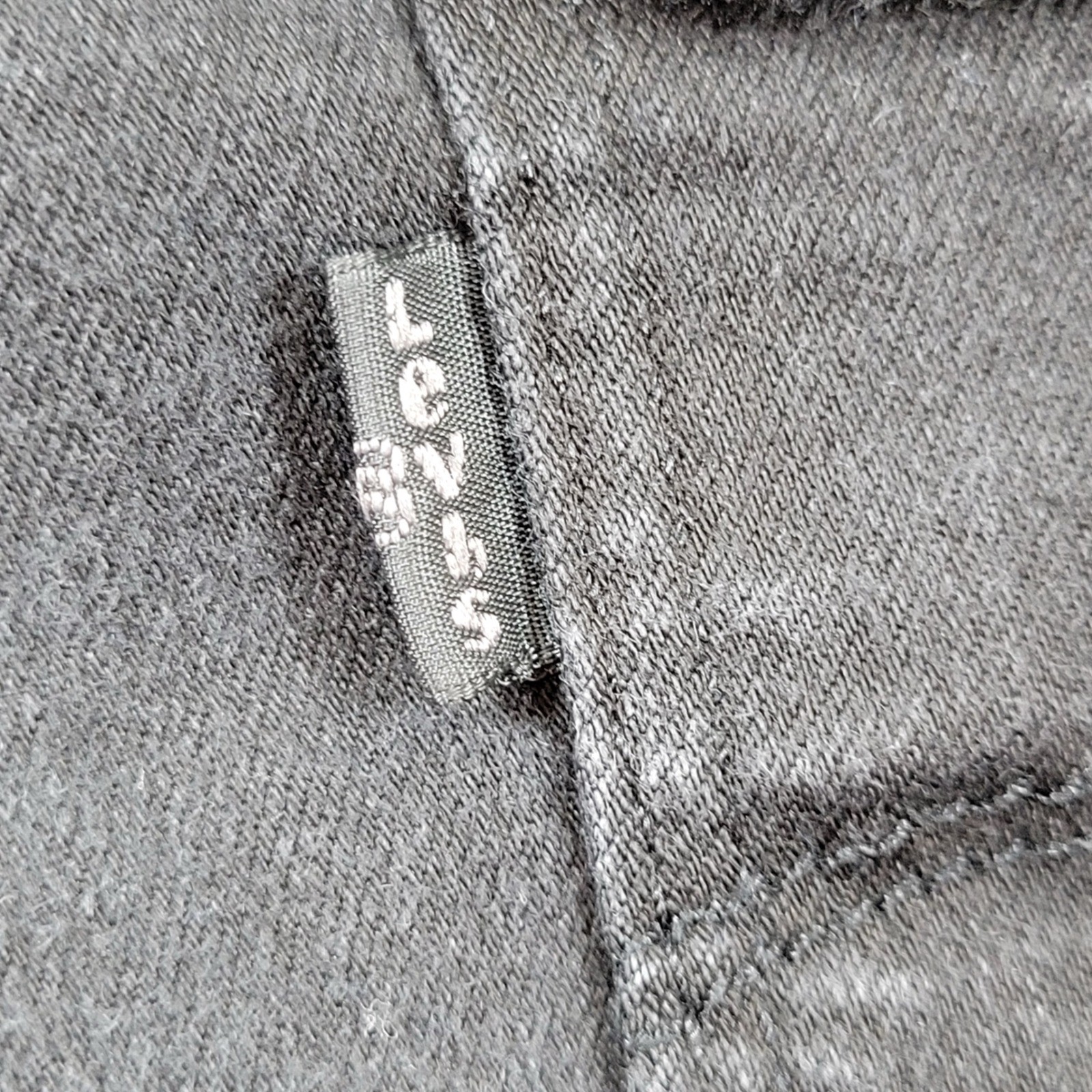 Levi’s 312 Shaping Slim Jeans Womens 29×30 Black Excellent Mid Rise Denim 19627
