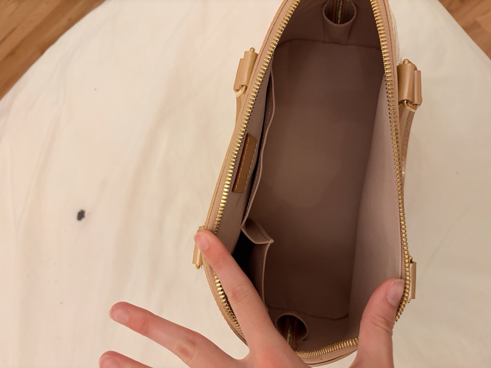 Louis Vuitton Alma Monogram Vernis Patent Beige Zip Satchel Top Handle Gold