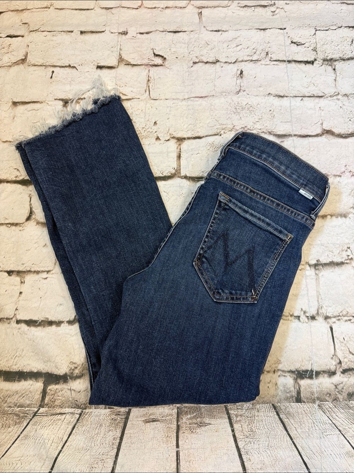 MOTHER Jeans 28 The Insider Crop Step Fray in Teaming Up Dark Wash