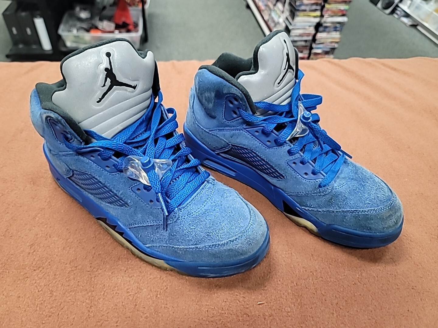 Sz 10 – Air Jordan 5 Retro Blue Suede 2017 sneakers men’s used – 136027-401