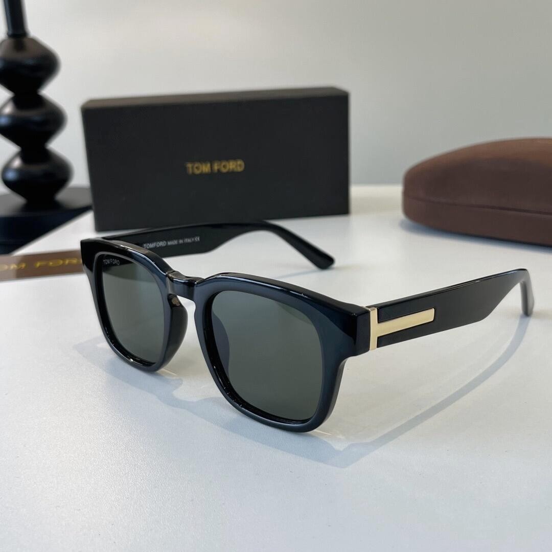 Tom Ford TF0906 Black Frames Unisex Square Sunglasses 145mm