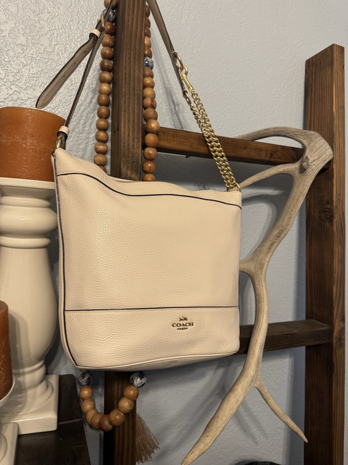 Coach Beige Pebbled Duffle Shoulder Bag Zip Gold Chain Strap Adjustable