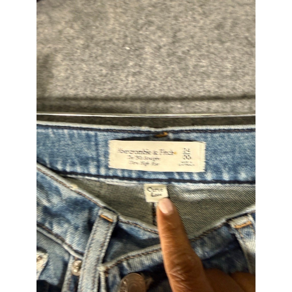 Abercrombie & Fitch 90s Straight Ultra High Rise Curve Love Criss Cross Jeans 24