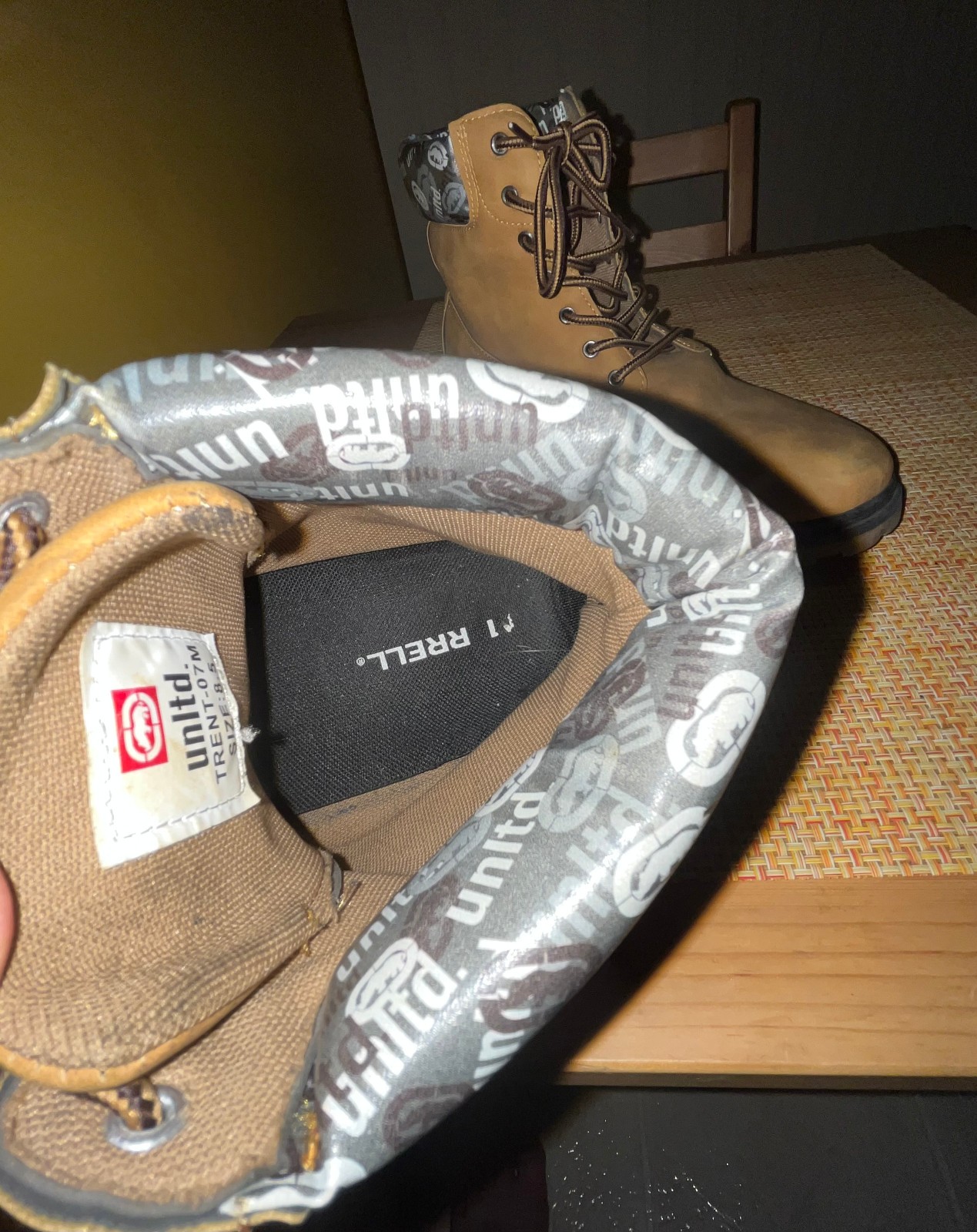 Ecko UNLTD Sz 8.5 Men’s Beige Classic Boots Trent -07M
