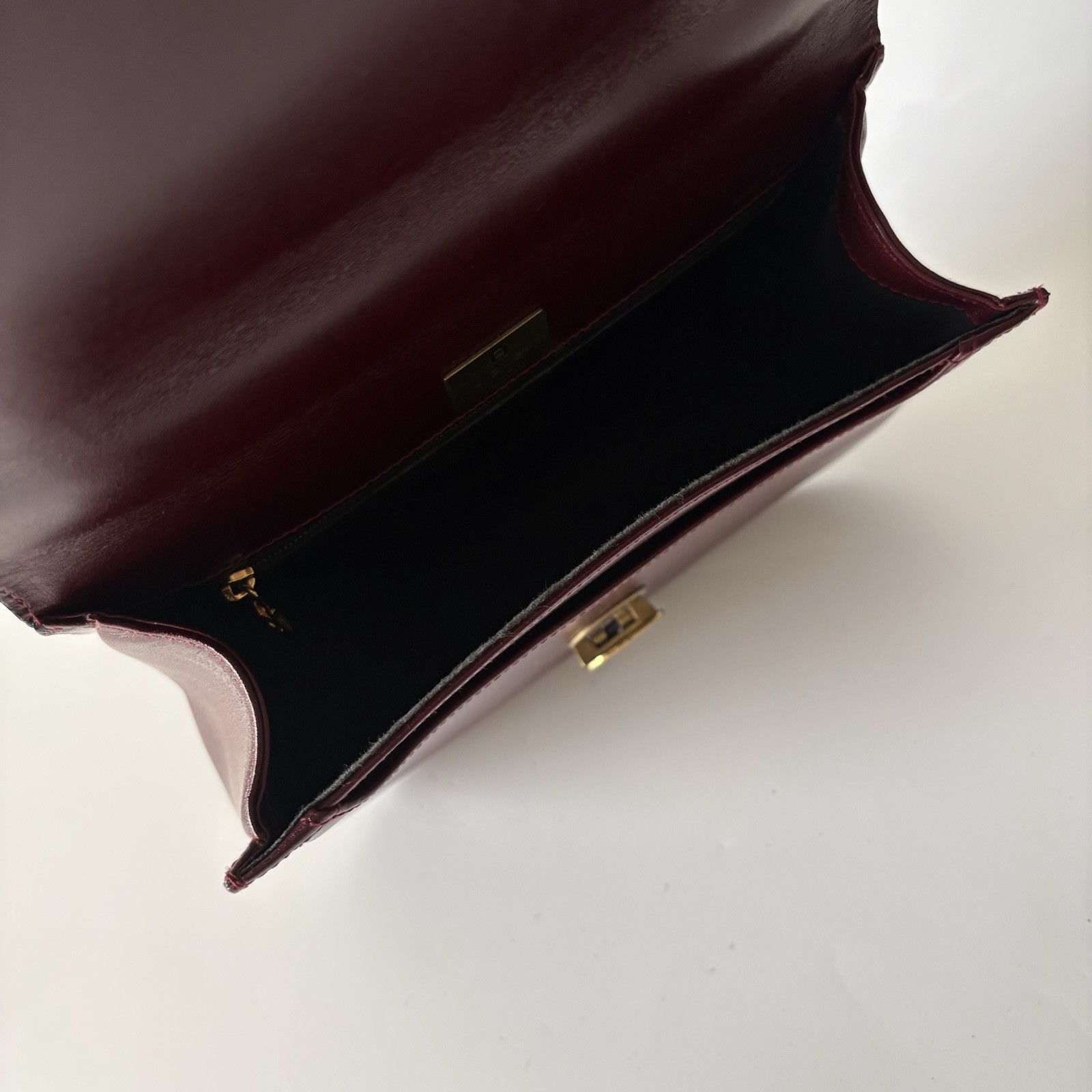 Authentic vintage AIGNER Handbag Leather Burgandy From Japan 0955