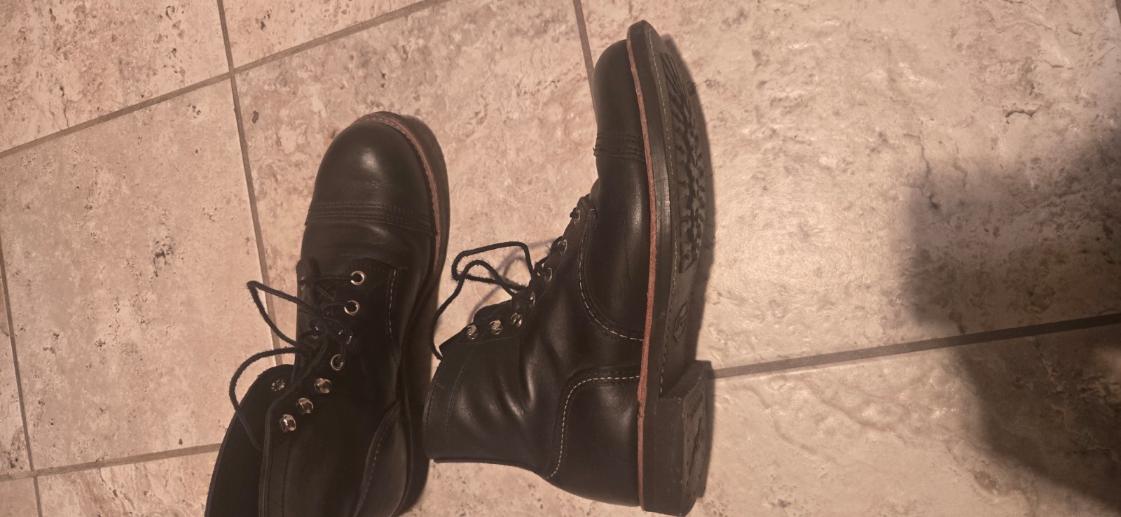 Red Wing Iron Ranger Size 9 Men’s Boot – Black Excellent Condition