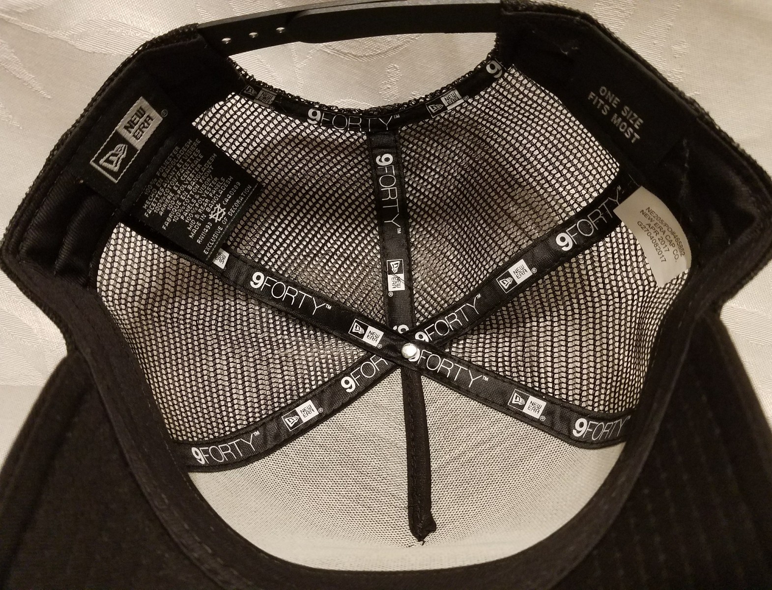 1X – New Era 9FORTY Snapback Trucker Cap Blank { BLACK } 9Forty New Era