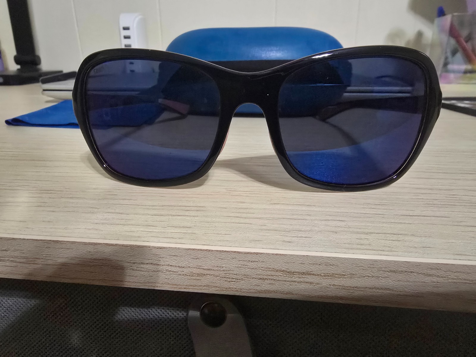 Costa Del Mar Kare Sunglasses – Polarized Blue Mirror Lenses