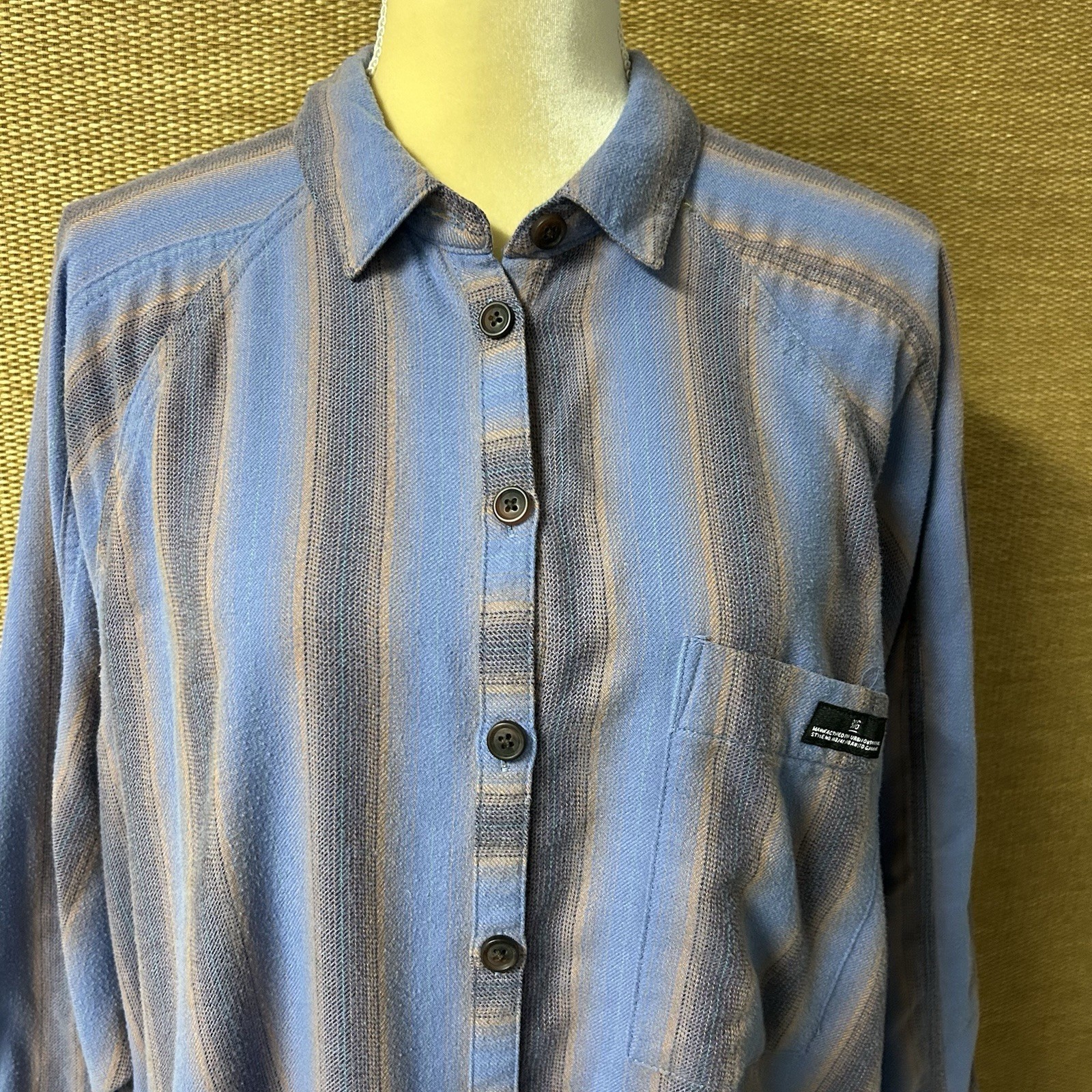 BDG Urban Outfitters Brendan Flannel Shirt Womens M Blue Tan Stripe Oversized