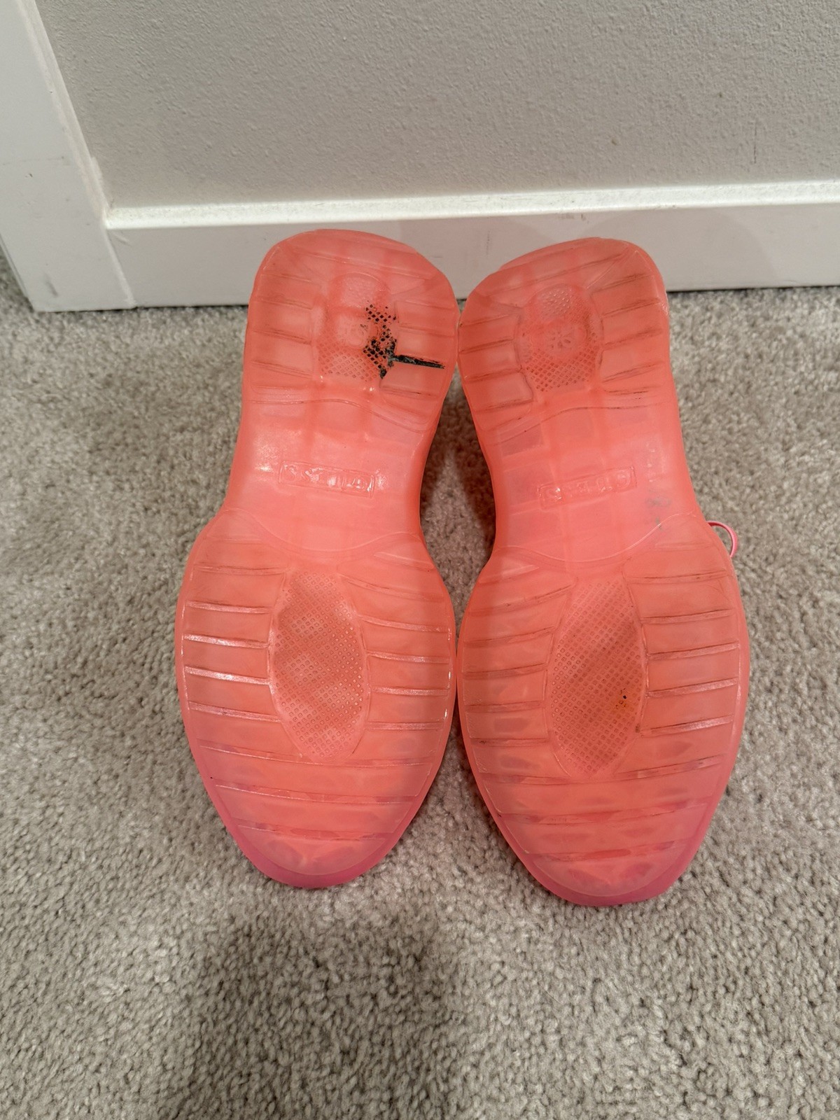 Guess Textile Synthetic Rubber Pink Women’s Sneakers Size 8.5