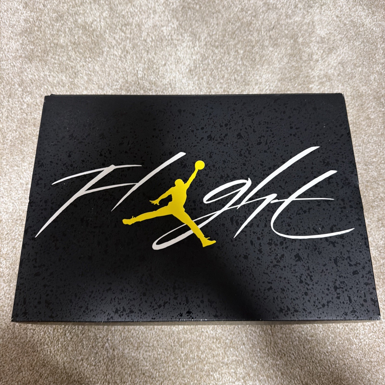 Size 11 – Jordan 4 Retro Mid Thunder