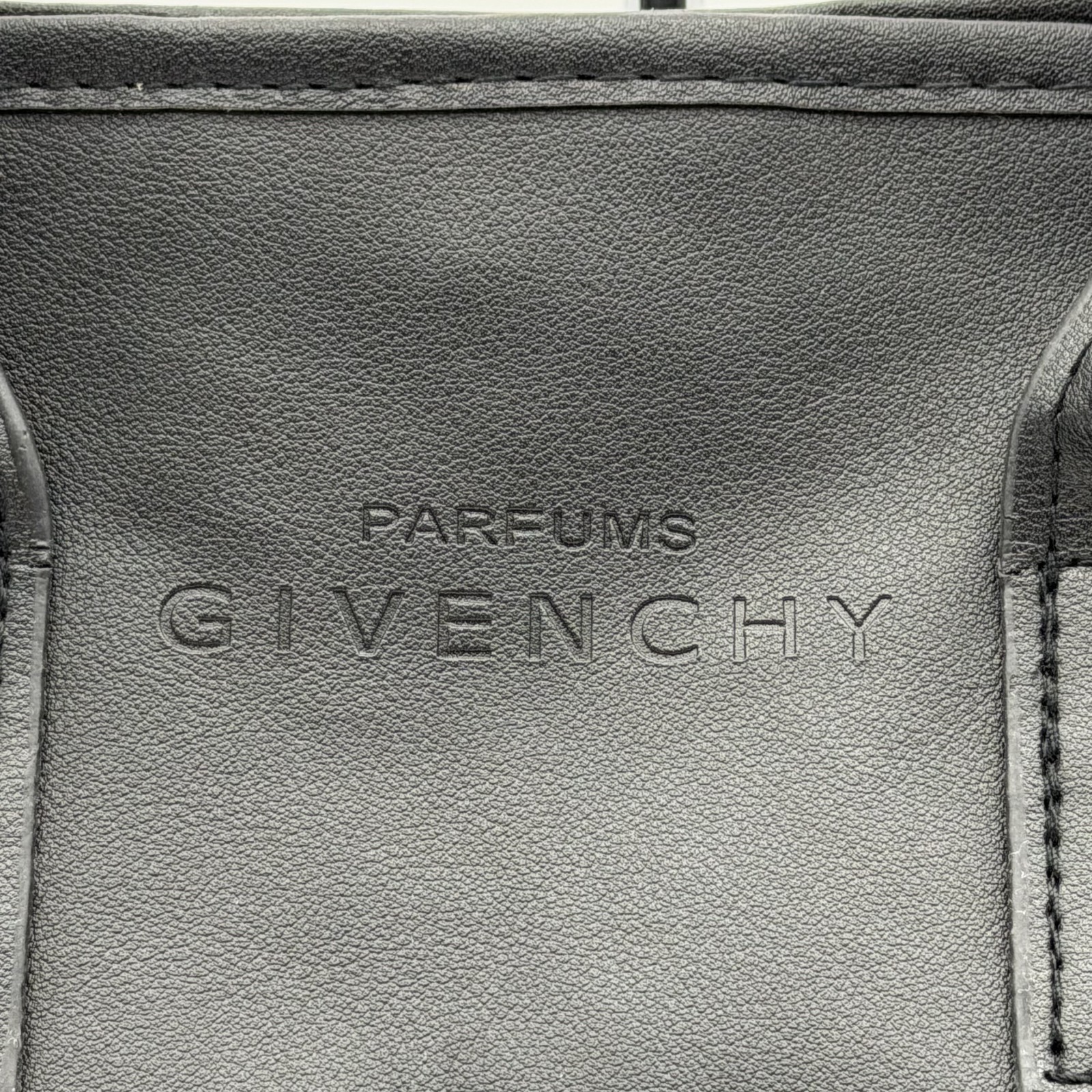 GIVENCHY Tote bag leather black Not available in Japan Magnetic button closure