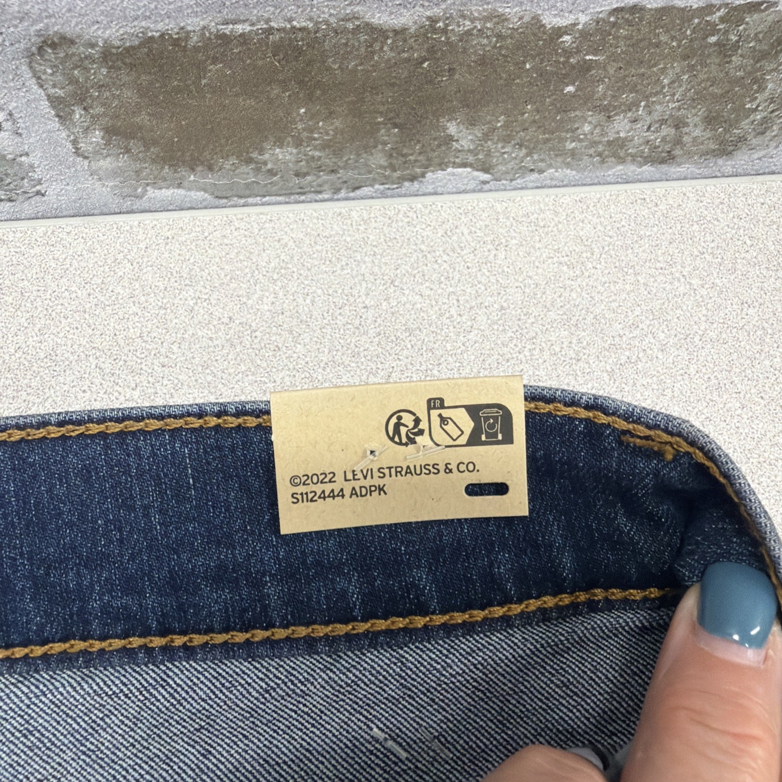 Levi’s 314 Shaping Straight Leg jeans Size 33×32, Blue Denim