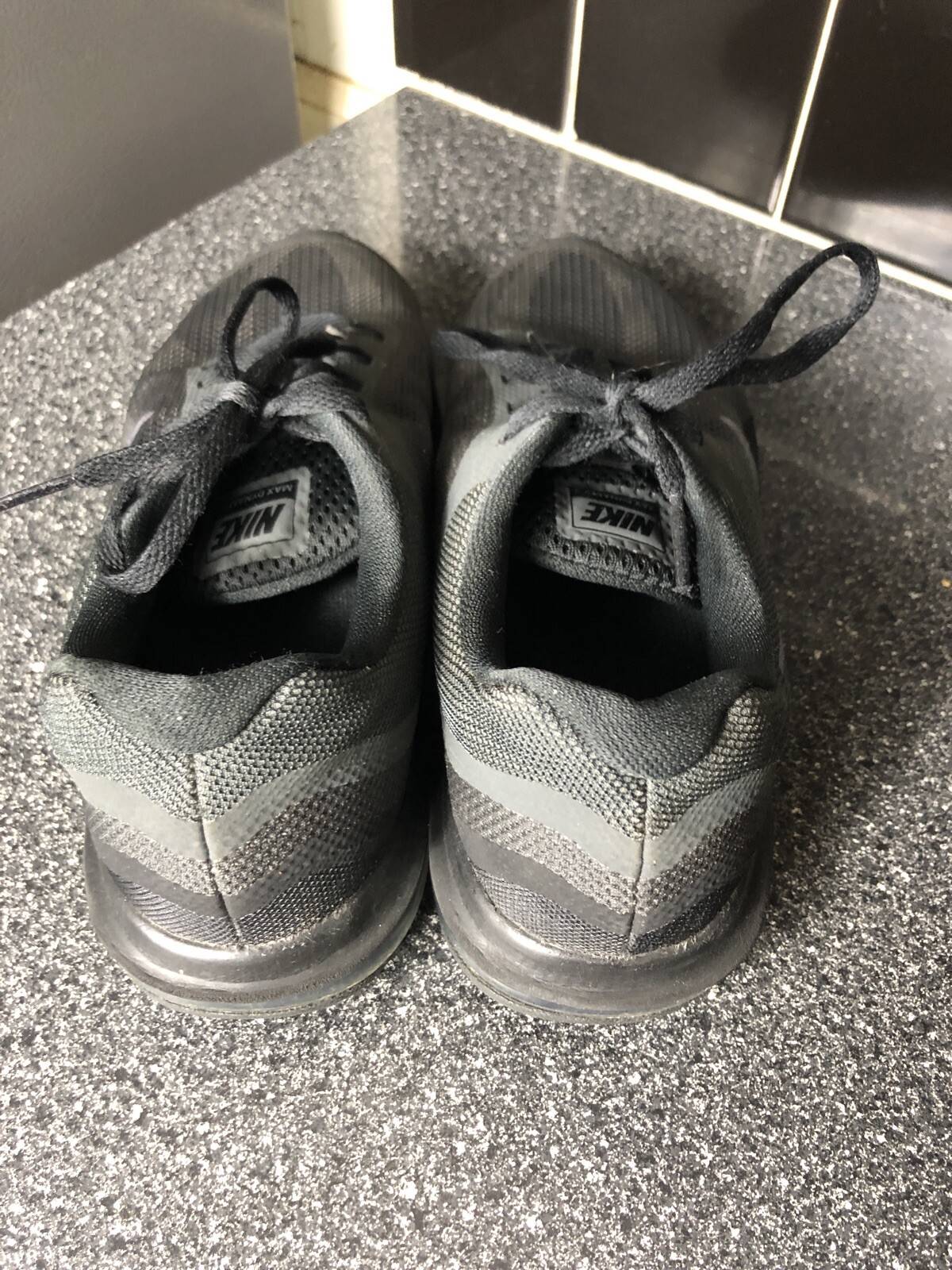Nike Air Max Dynasty 2 – 852430-003 Anthracite/Mtlc Cool Grey Mens Size 7.5)