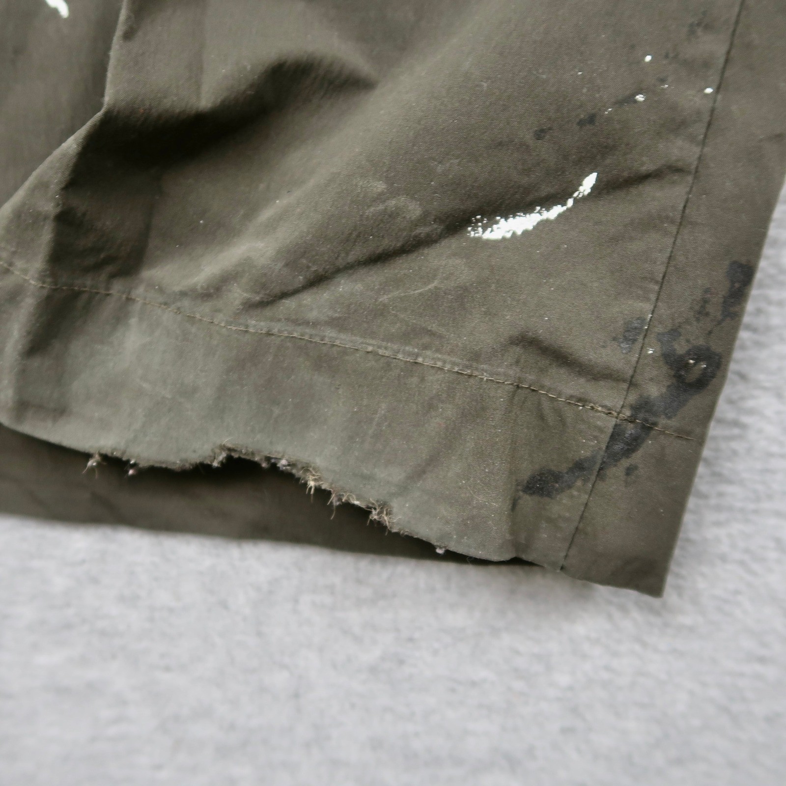 Arcteryx Mens Cargo Pants Size 30 Olive Green Distressed Paint Splatter Outdoor