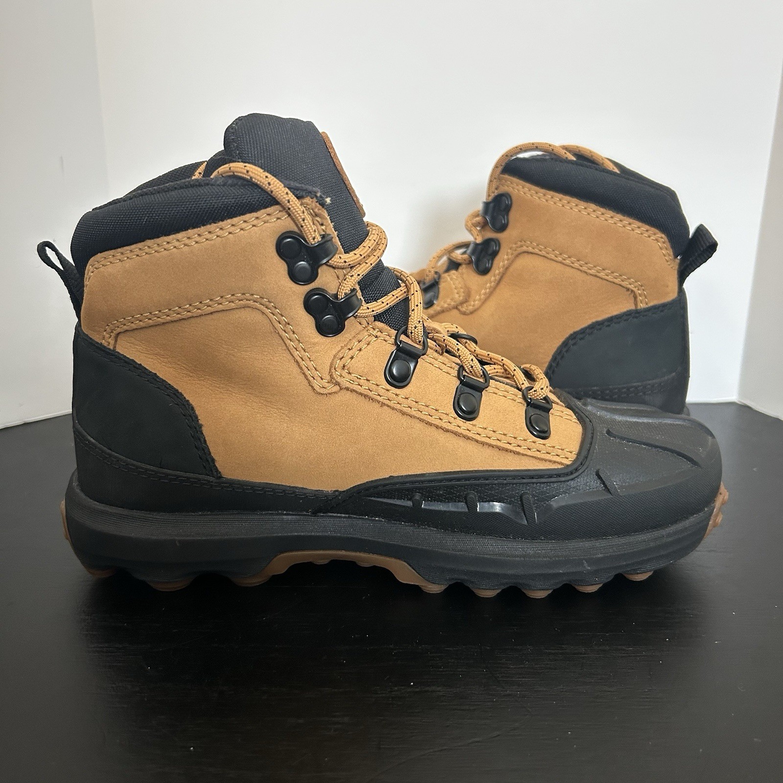 Timberland Converge Boots Boys Size 2 Wheat NuBuck Black Duck Hiking Waterproof