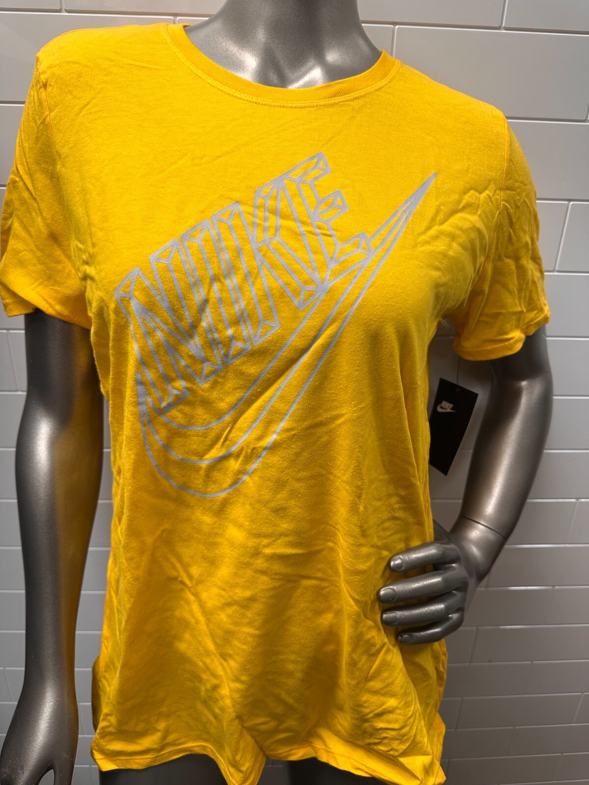 NIKE WOMEN’S LOGO T-SHIRT ASSORTED SIZES DC8758-7392