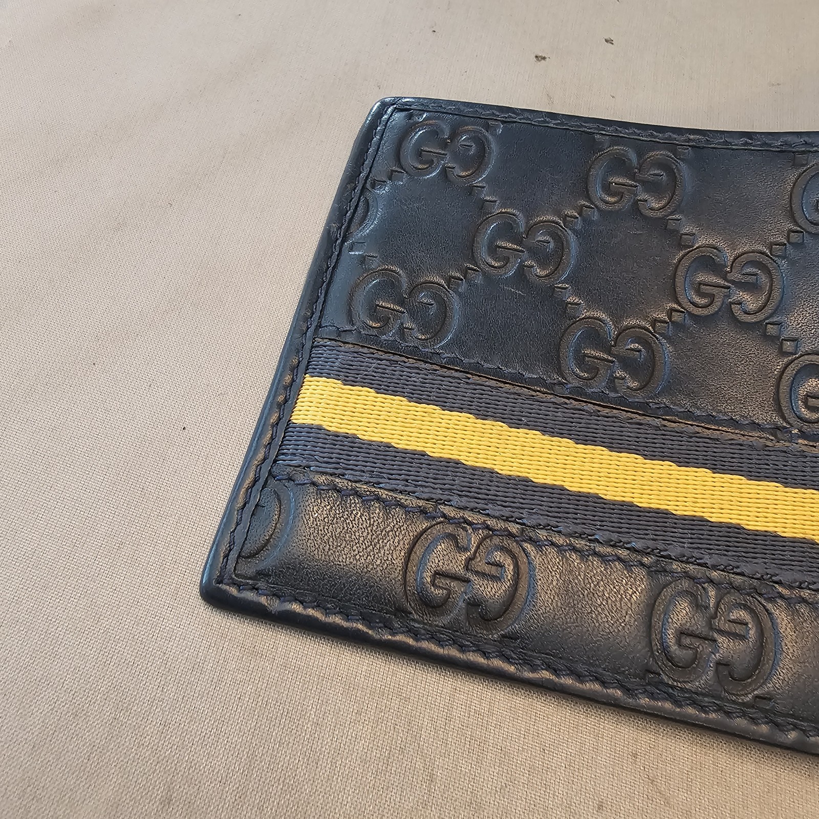 Gucci Wallet Bifold Navy Leather Yello Stripe GG Great Condition See Pictures