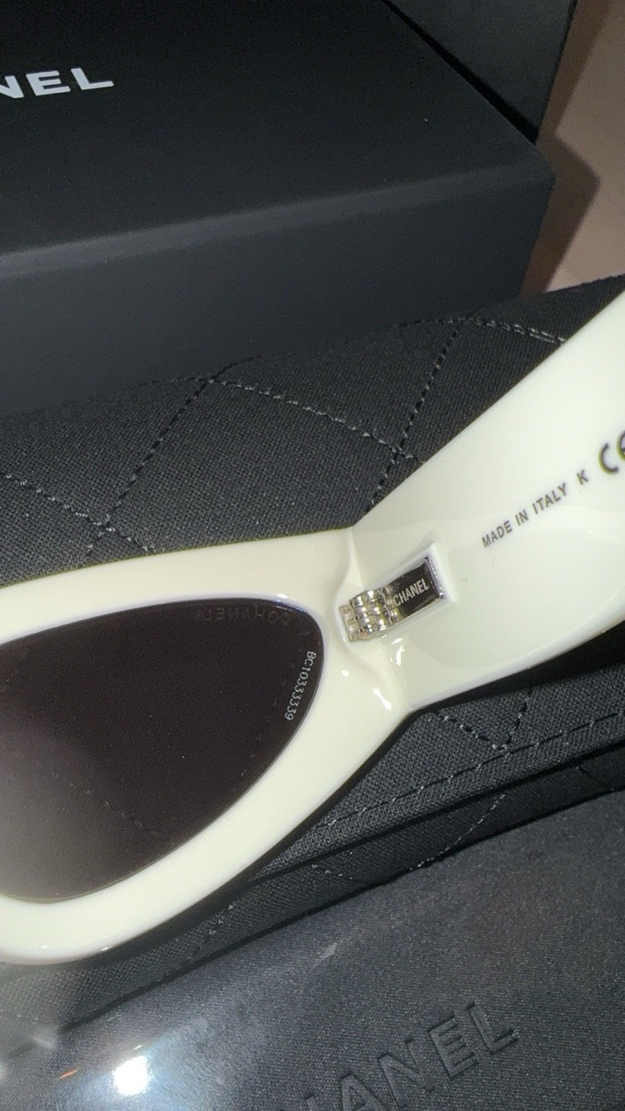 CHANEL Sunglasses Black &White Cat Eye CC Logo Authentic CH 6056 1656/53