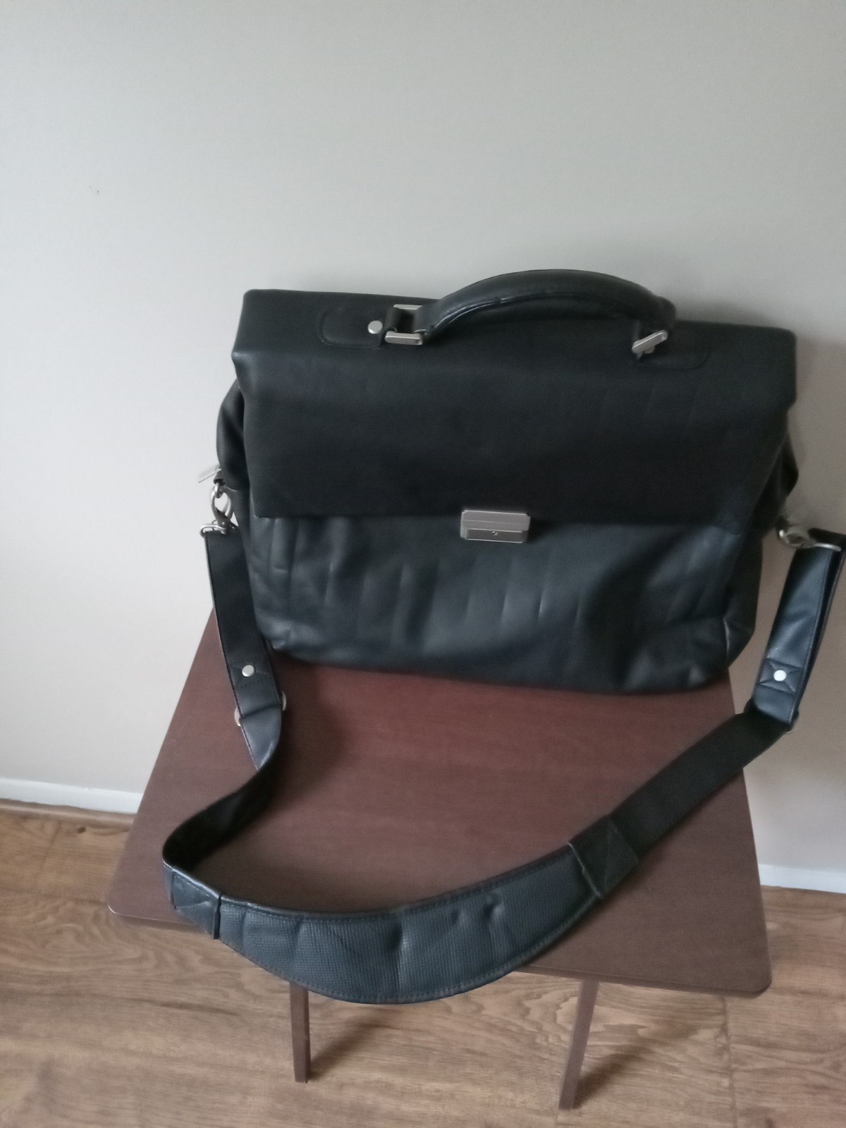 Murano Black Leather Portfolio Laptop Briefcase Shoulder Bag
