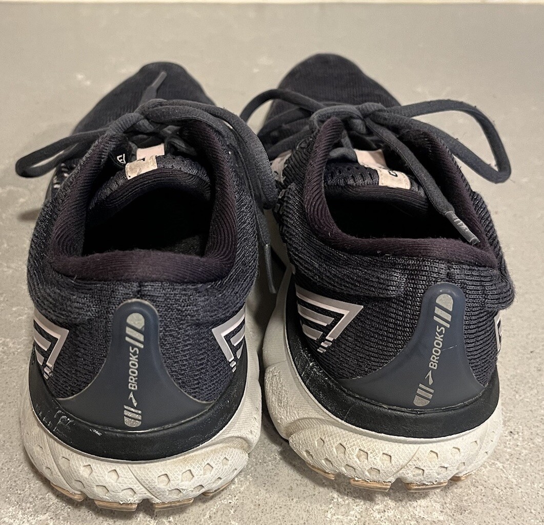 Women’s Brooks Ghost 13- Size 7- Some Wear On Backs As Shown