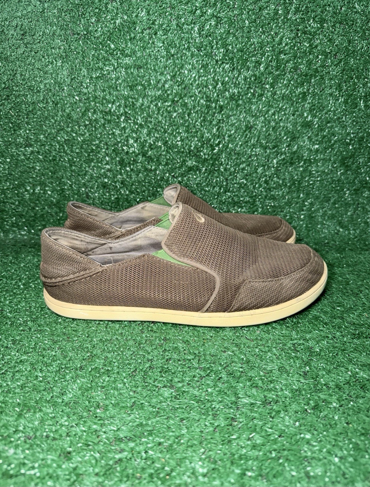 OluKai Men Size 8.5 Nohea Mesh Slip On Brown Beach Shoes Casual Comfort Sneakers