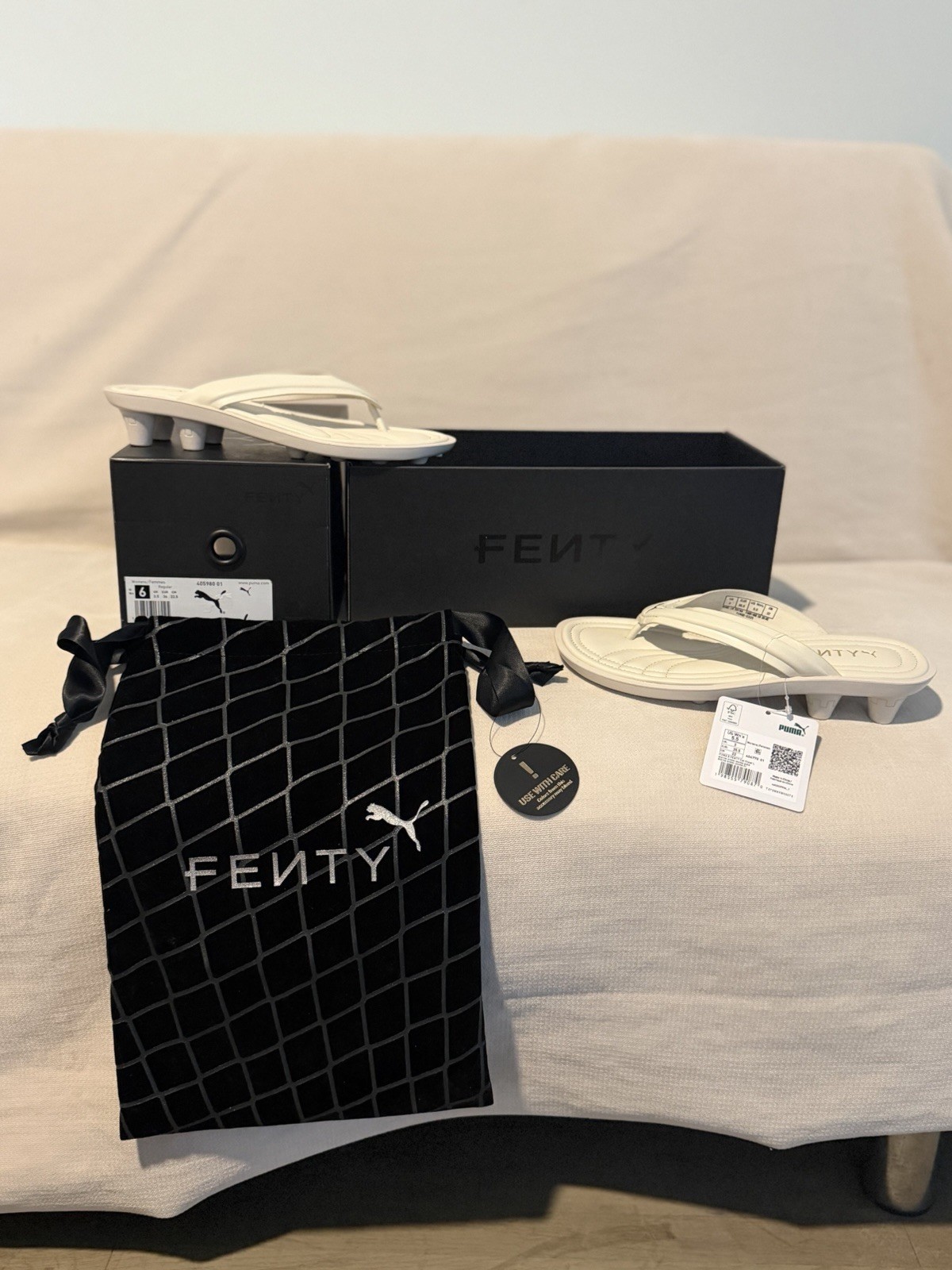 Fenty × Puma WMNS Cat Cleat Alpine Snow PUMA Gold 404770-01 Women’s Size 5.5
