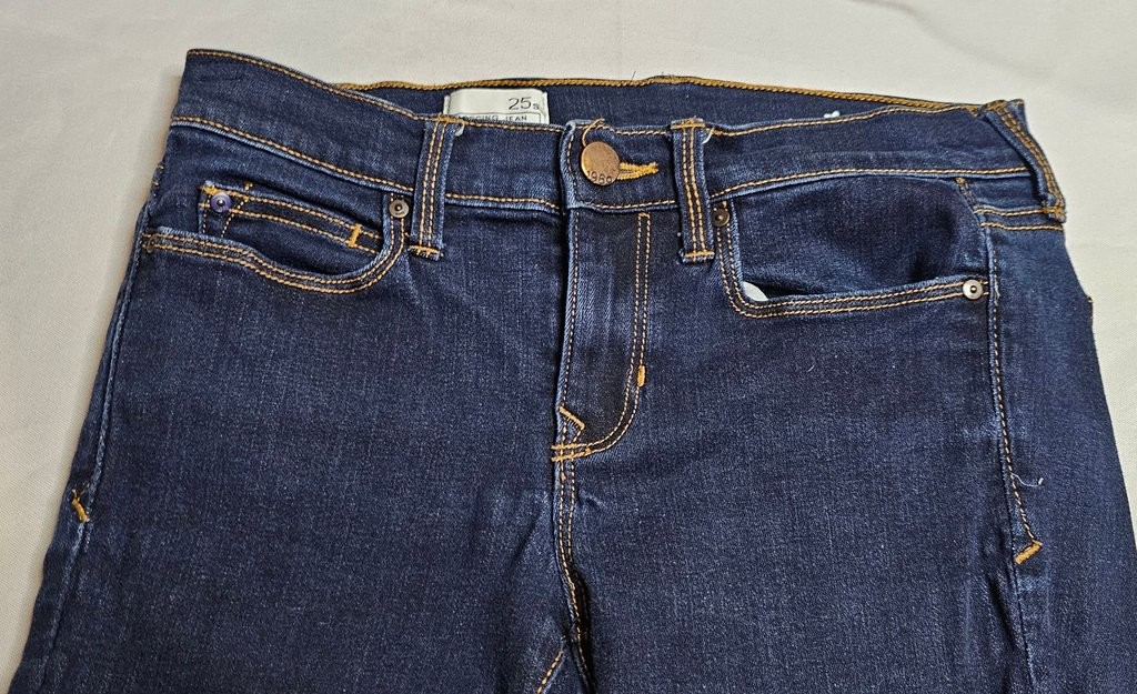 Gap 1969 Legging Jean in Dark Wash