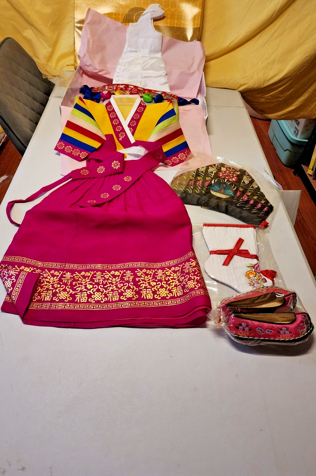 Traditional Korean Hanbok Child’s 3-4 years W/ Shoes 7 piece