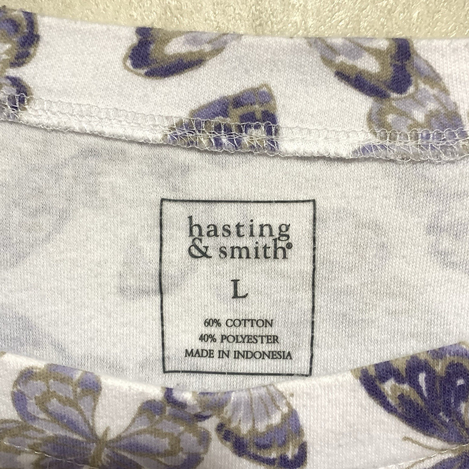 Hasting & Smith Top Women’s Large White Purple Butterflies Short Cuffed Sleeves