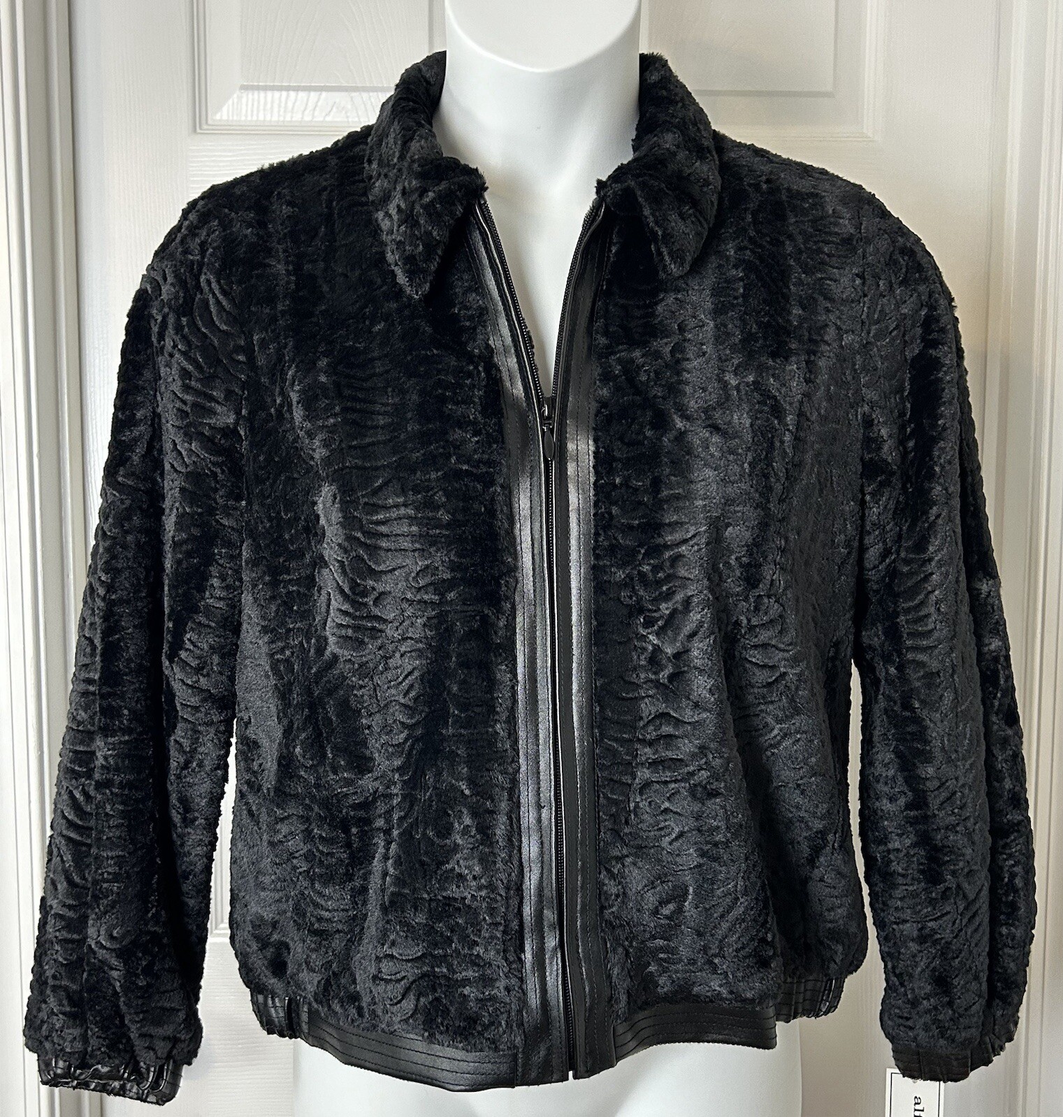 NWT Alfred Dunner Short Faux Fur Jacket Womens 10 Petite 10P Faux Leather Trim