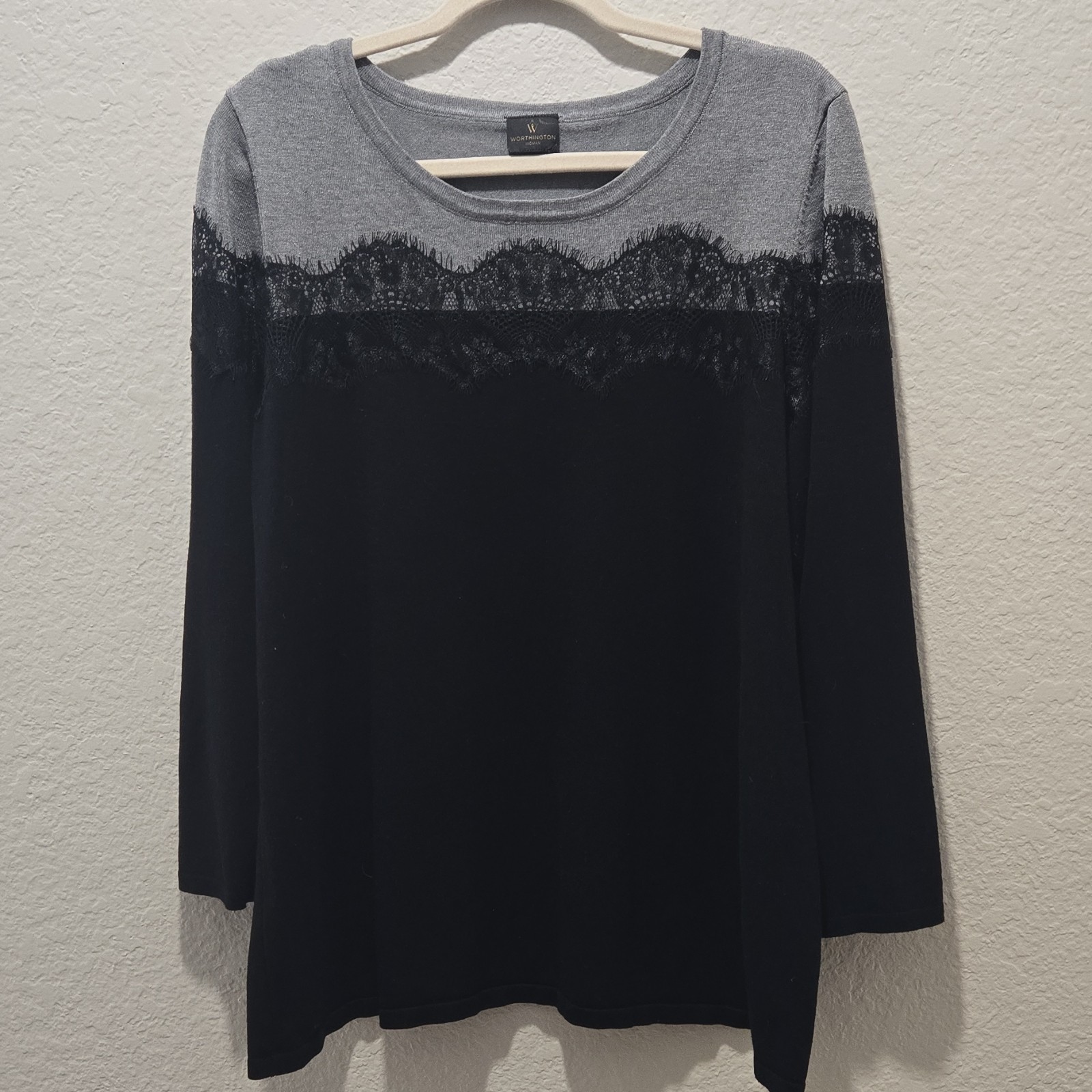 Worthington Woman Women’s Plus 2XL Gray/Black Colorblock Lace Scoop Neck Top
