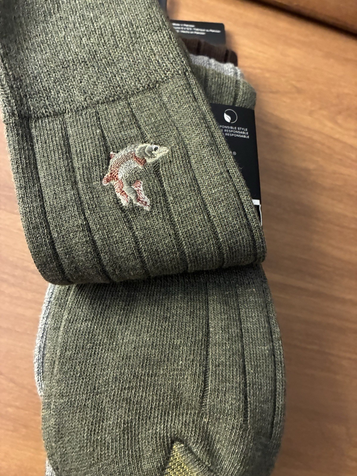 GOLD TOE Crew Socks 3 Pairs Embroidered Trout Fish Green /Gray/Brown Size 6-12.5