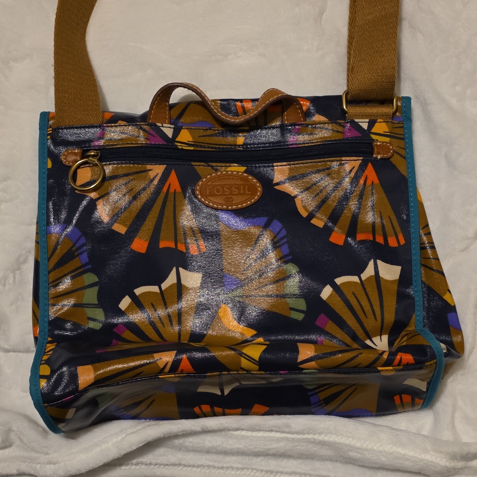 Y2k. Nice Fossil Shoulder Bag Abstract Pattern Buckle Accent Zipper Stitching