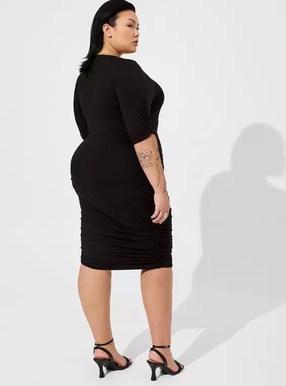 Torrid Super Soft Bodycon Dress – Size 1 – Black – Elbow Sleeve – Ruched